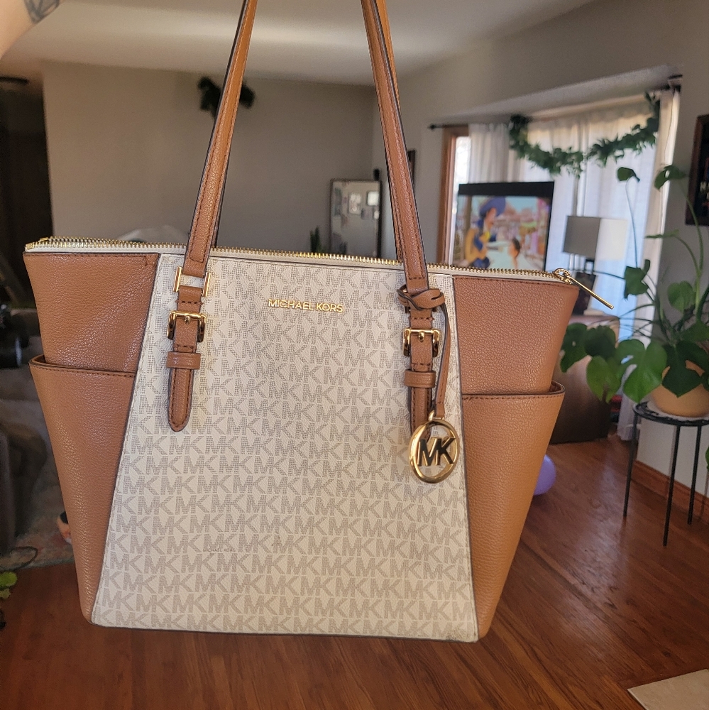 Mk purse